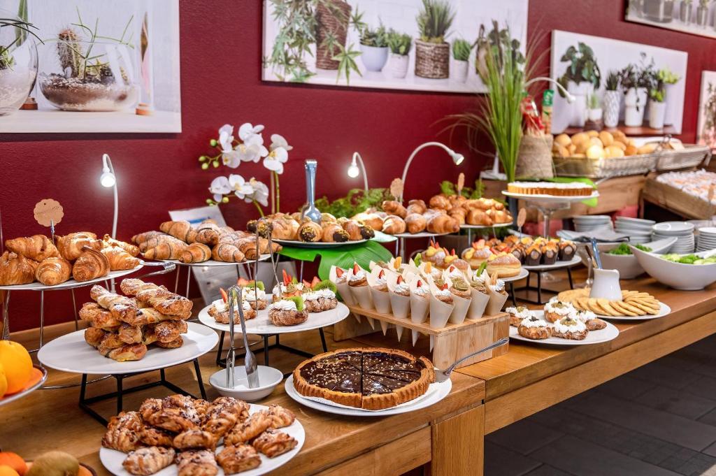 524539321