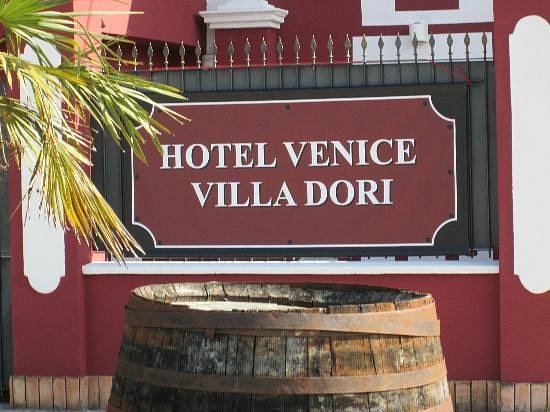 venice-hotel-villa-dori