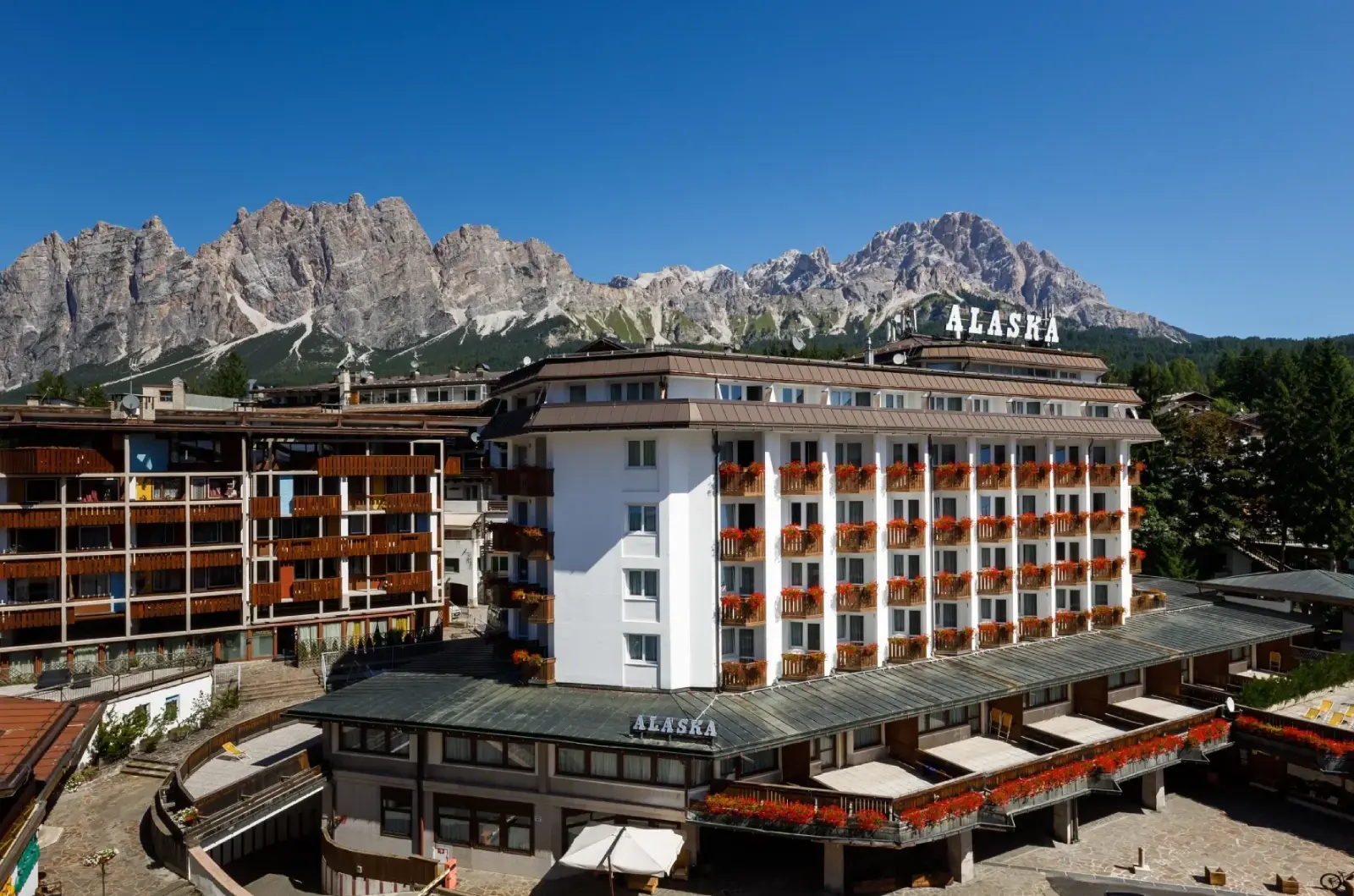 Hotel Alaska Cortina Facciata
