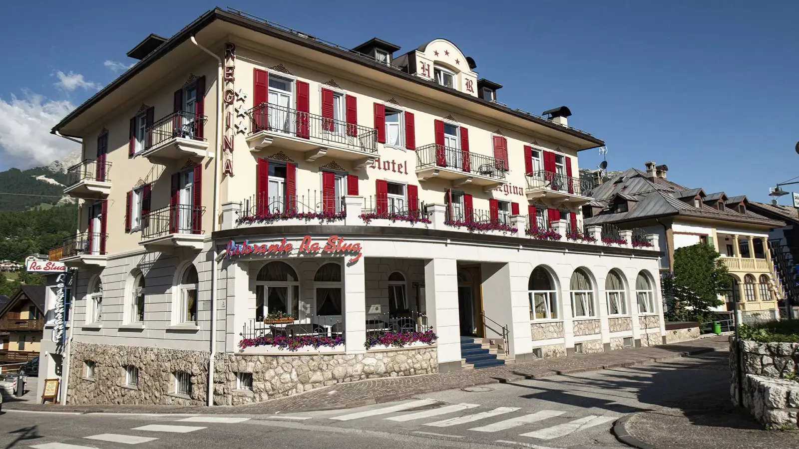 Hotel Regina Cortina Camera Facciata