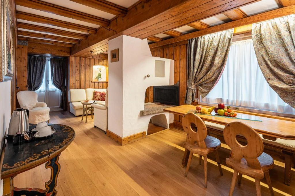 Hotel Victoria Cortina Suites