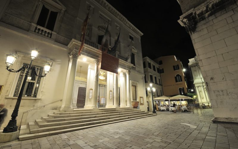 Al Theatro Palace