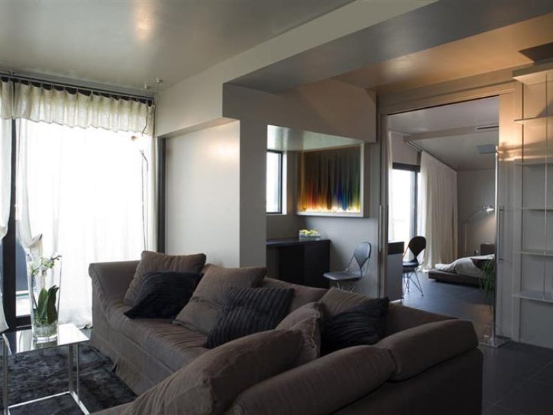 92_suitedesign-brown_Phrot_Img