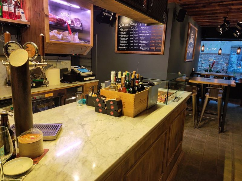bar