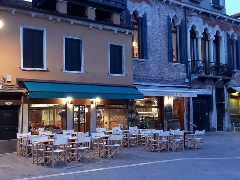 esterno-locale