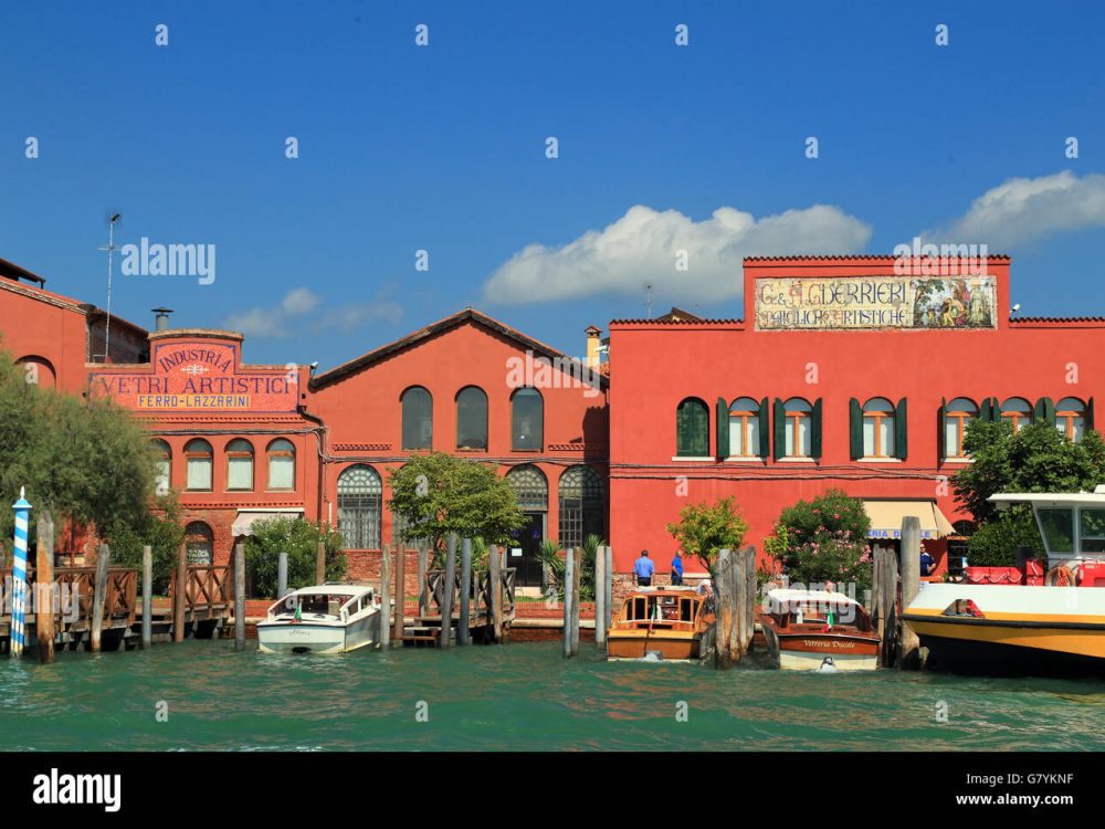 fabbrica-di-vetro-soffiato-ferro-lazzarini-isola-di-murano-venezia-g7yknf