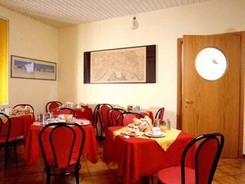 hotel-martello-restauracion-37d090