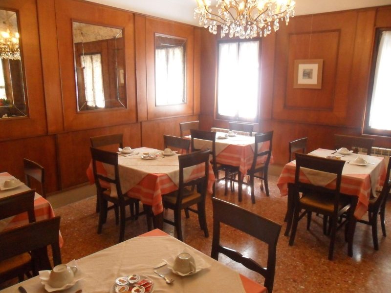 photo-hotel-locanda-ca-foscari-venice-1