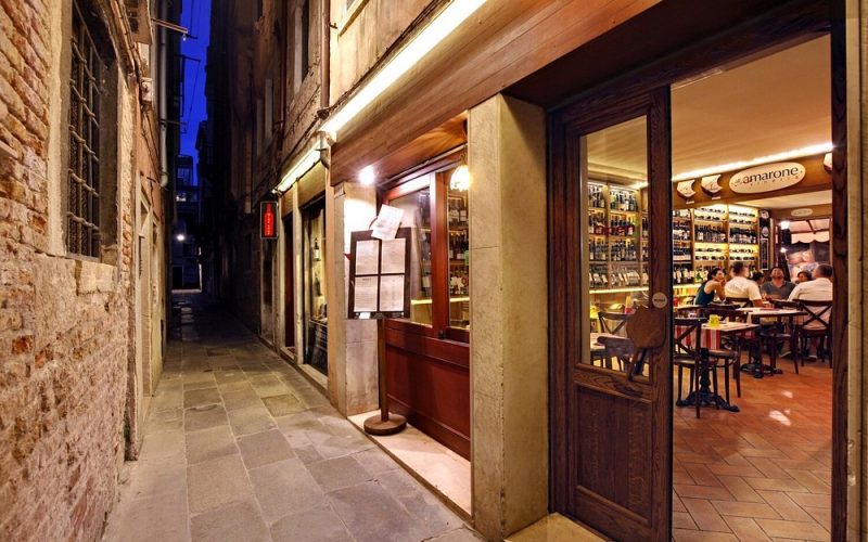 wine-bar-alley